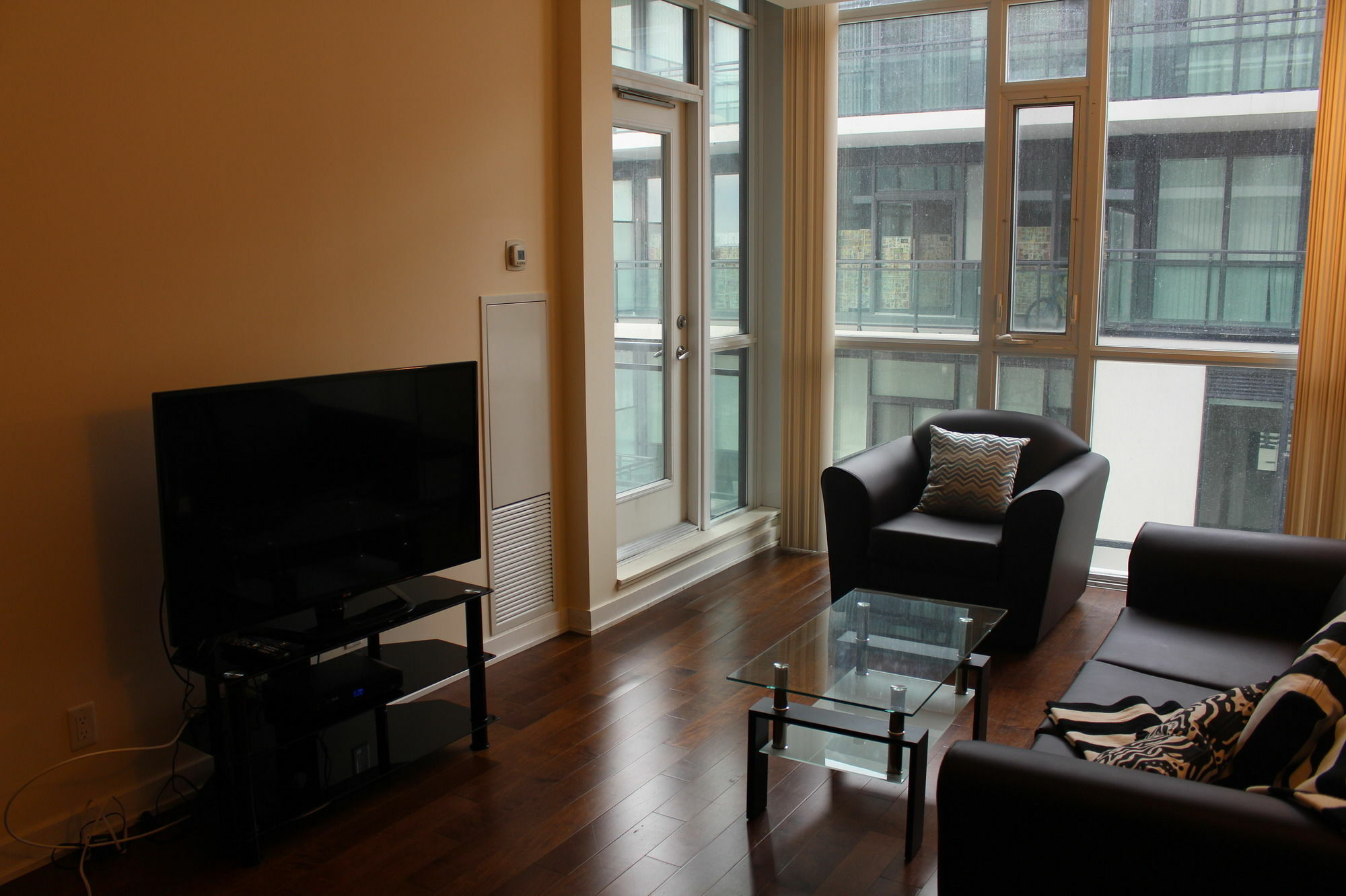 Custom Luxury Suite - By Elite Suites Mississauga Exteriör bild